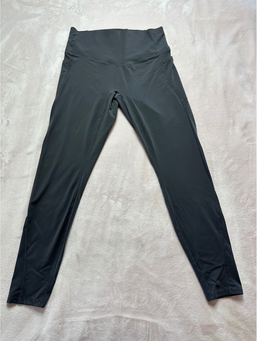 Halara High-Waisted Full-Length Leggings with Pockets (Size L) – Dark Grey